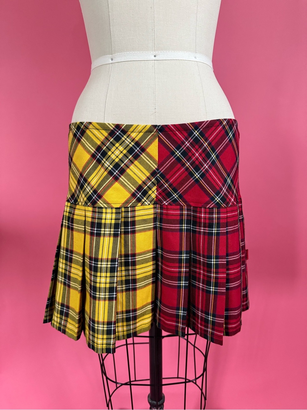 Vintage 90s/Y2K TRIPP NYC Pleated Plaid Punk Goth preppy Mini Skirt Bi-Color M